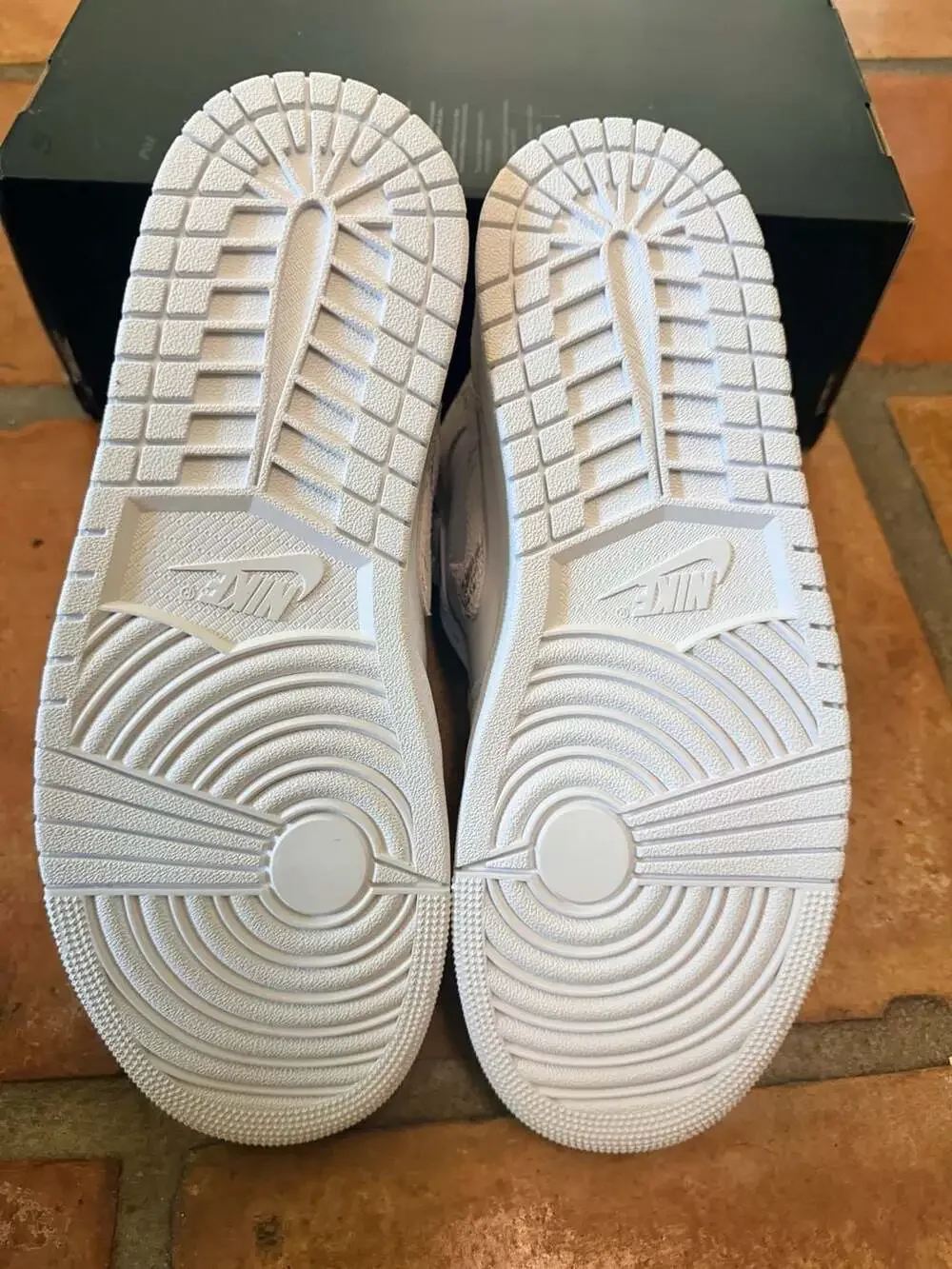 Jordan 1 Mid SE 'White Field Silver' - Men's Shoes